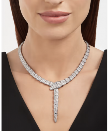 Колье Bvlgari Serpenti Viper из белого золота с полным бриллиантовым паве